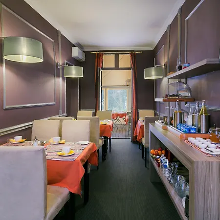 Otel Western Le Guilhem